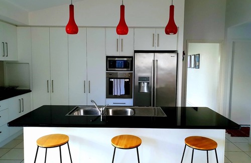 Mount Coolum House | Holiday home for sun, surf and sand