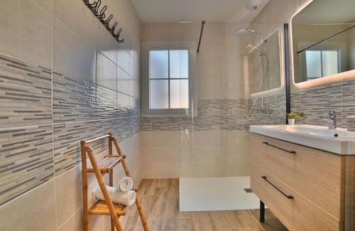Le Chateau-d'Oleron House | Holiday Home L'Antioche by Interhome