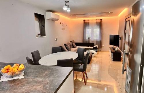 Kastel Novi Apartment | Holiday home Gamaliel