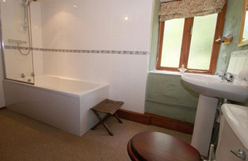 Alston House | Holiday Home Ghyll Burn Cottage by Interhome