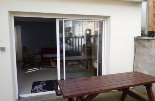 Lannion House | Holiday Home 'Gîte La Maison Bleue 300m Gare Tgv' with Private Terrace and Wi-Fi