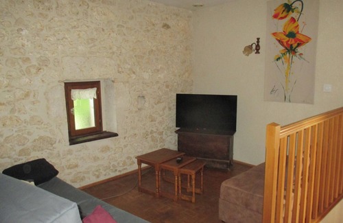 Labrihe House | Holiday Home 'Gite Plavengudo' with Private Terrace, Private Garden and Wi-Fi