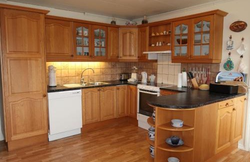 Tysnes House | Holiday Home Gule huset by Interhome