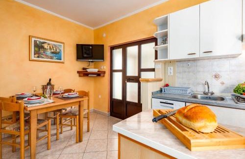 Beram House | Holiday Home Hacienda by Interhome