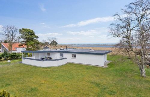 Hou House | Holiday Home Helja - 125m from the sea by Interhome