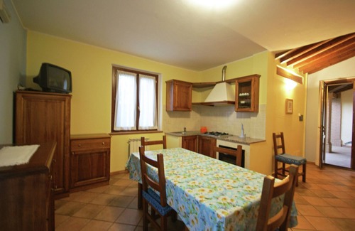 Bettona House | Holiday Home in Bettona with Pool & Near Assisi