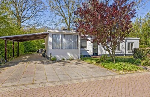Groot Valkenisse House | Holiday Home in Biggekerke near Seabeach