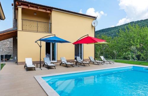 Lanisce House | Holiday Home in Buzet with Terrace