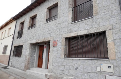 Bernuy-Salinero House | Holiday Home in Castilla-León with Pool