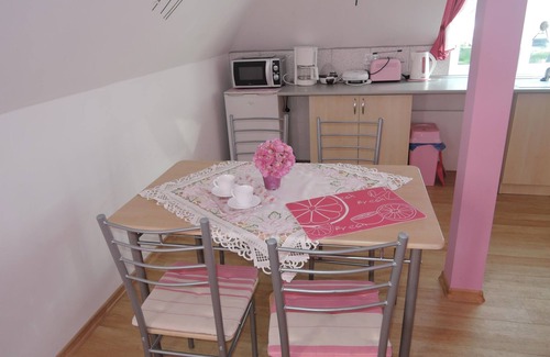 Dziwnowek Apartment | Holiday Home in Dziwnówek near Clean Beach