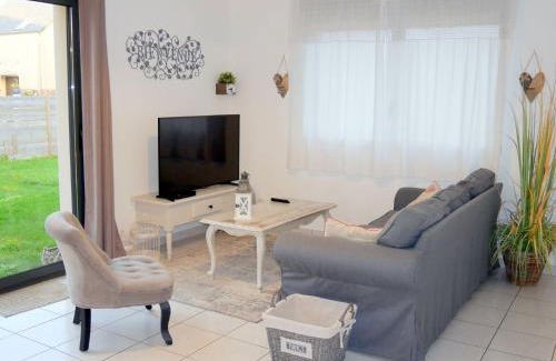 Guisseny House | Holiday Home in Le Vougot by Sandy Beach
