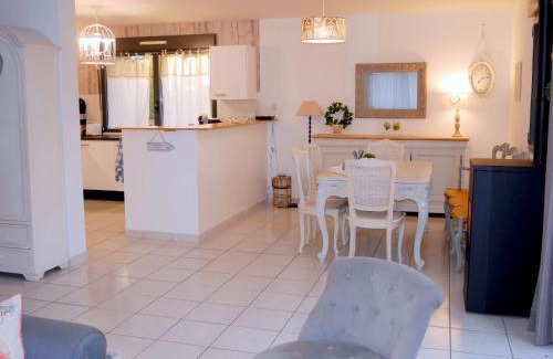 Guisseny House | Holiday Home in Le Vougot by Sandy Beach