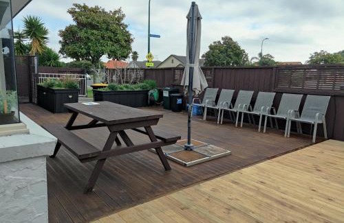 Papamoa Beach House | Holiday Home in Papamoa
