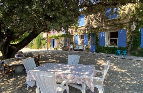 Pertuis House | Holiday Home in Pertuis with Pool and Views