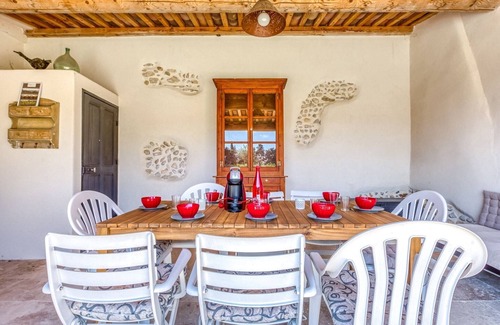 Rasteau House | Holiday Home in Rasteau with Private Pool
