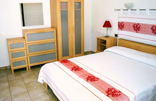 Iscra e Voes House | Holiday home in Sa Petra Ruja with large outdoor spaces just a stone's throw from the sea