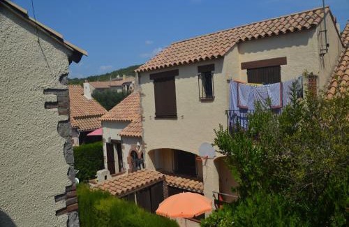 Torroella de Montgri House | Holiday Home in Torre Gran near Beach