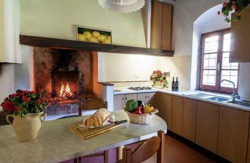 Dicomano House | Holiday Home in Tuscany with Pool and Terrace