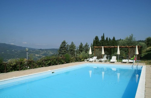 Dicomano House | Holiday Home in Tuscany with Pool and Terrace