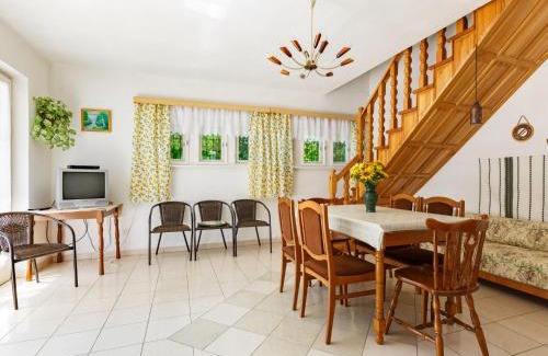 Belatelep House | Holiday Home Iris by Interhome