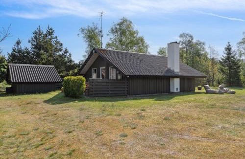 Bratten Strand House | Holiday Home Irlin - 600m from the sea by Interhome