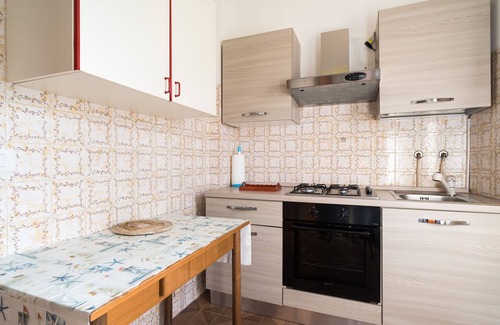 Siniscola House | Holiday Home 'Gungui' with Private Terrace, Shared Garden and Air Conditioning
