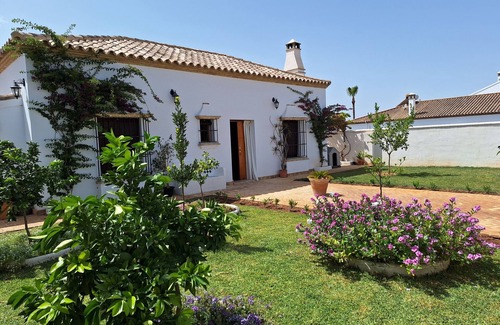 Montellano House | Holiday Home "Jyv" with Mountain View, Pool & Wi-Fi