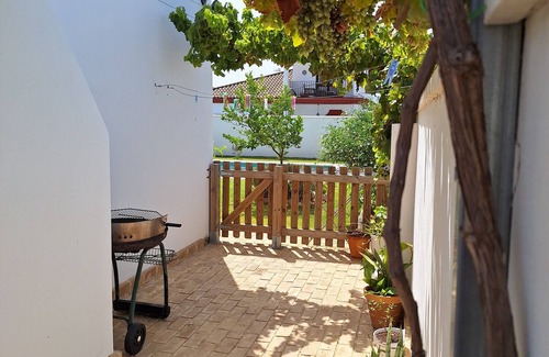 Montellano House | Holiday Home "Jyv" with Mountain View, Pool & Wi-Fi