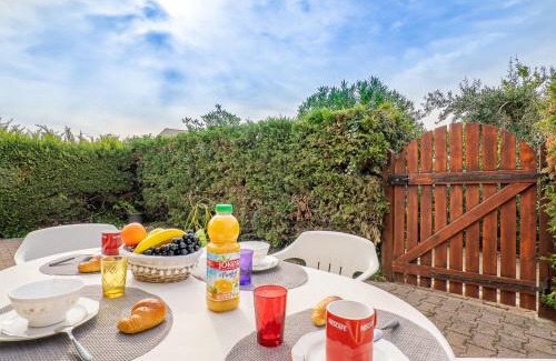 Sainte-Marie-la-Mer House | Holiday Home Lou Cantalou by Interhome
