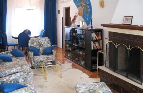 Paradiz House | Holiday Home La Donja-1 by Interhome