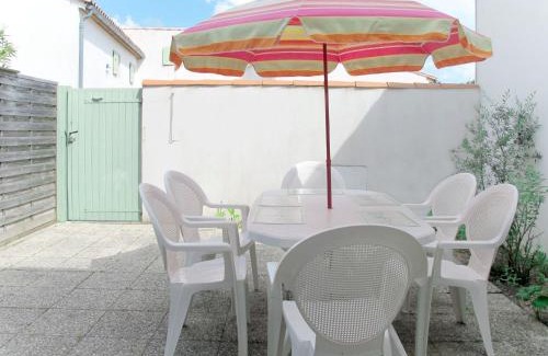 La Flotte House | Holiday Home La Touche-3 by Interhome