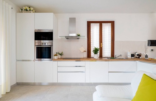 Bari Sardo House | Holiday Home 'Laura' with Private Terrace, Wi-Fi and Air Conditioning