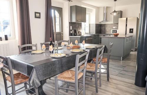 Locquirec House | Holiday Home Le Coup de Coeur by Interhome