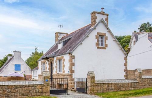 Locquirec House | Holiday Home Le Coup de Coeur by Interhome
