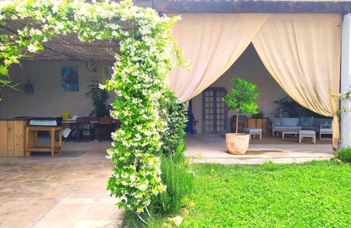 Piolenc Villa | Holiday Home Le Dali in Piolenc, in Complete Tranquility