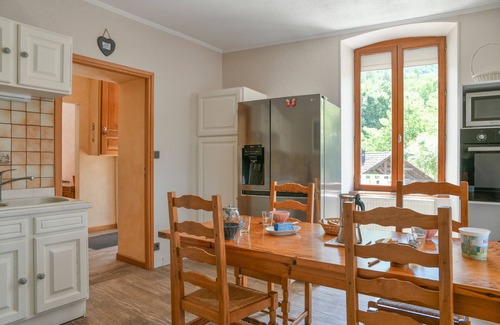 Pontcharra House | Holiday Home 'Le Moulin De Bayard' with Mountain View, Private Terrace and Wi-Fi