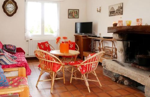 Plomeur House | Holiday Home Les Genêts by Interhome