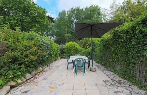 Plouezec House | Holiday Home 'Maison De Vacances 4 Personnes' with Private Terrace, Garden and Air Conditioning