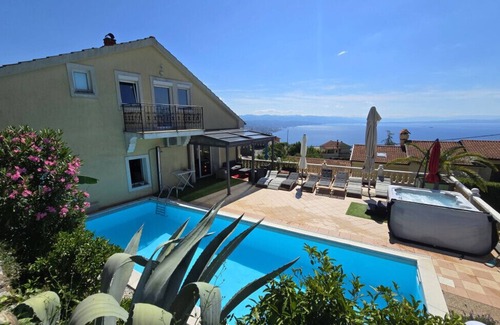 Bregi Villa | Holiday home Marijana by Villas Guide