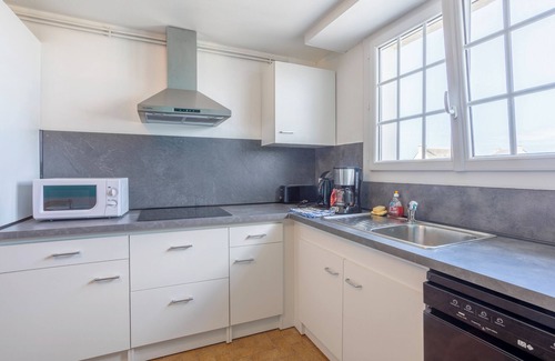 Trevignon House | Holiday Home 'Nicole Face Mer' with Sea View, Private Terrace and Wi-Fi
