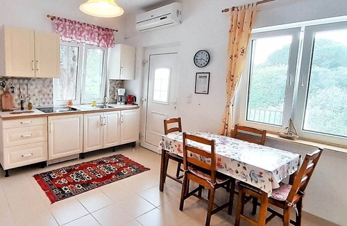 Old Town House | Holiday Home "Nora" with 2 Apartments and Shared Pool - Sea Breeze 2