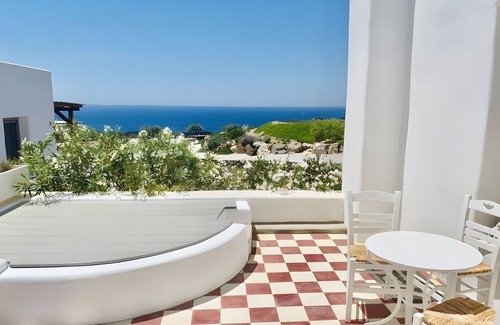 Milos House | Holiday Home 'Olive' with Sea View, Wi-Fi and Air Conditioning