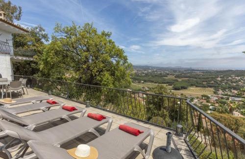 Calonge House | Holiday Home Paris by Interhome