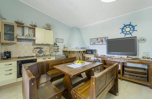 Castiadas House | Holiday Home 'Podere Le Palme' with Mountain View, Private Terrace and Air Conditioning