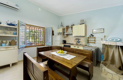 Castiadas House | Holiday Home 'Podere Le Palme' with Mountain View, Private Terrace and Air Conditioning