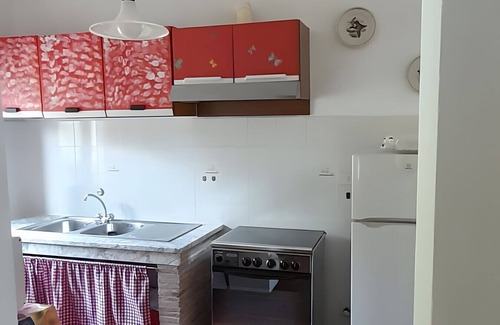 Fauglia House | Holiday Home 'Poggio5' with Shared Pool, Private Terrace and Wi-Fi
