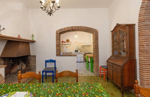 Fauglia House | Holiday Home 'Poggio6' with Shared Pool, Private Terrace and Wi-Fi