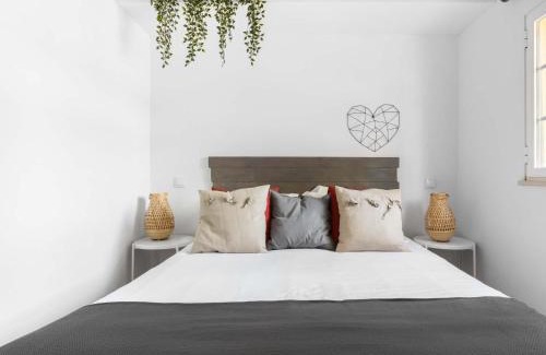 Sao Martinho House | Holiday Home Quinta de Santa Emilia 2 by Interhome