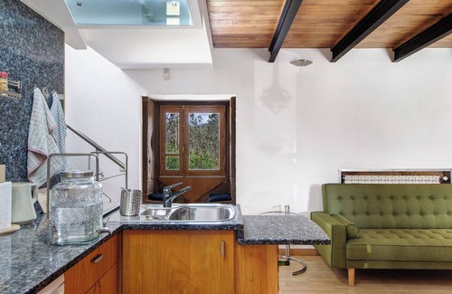 Santa Maria da Feira House | Holiday Home 'Quinta Das Cavadas' with Mountain View, Private Pool and Wi-Fi