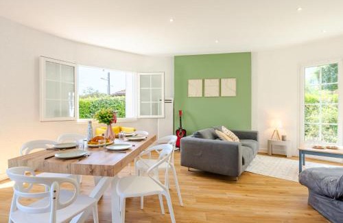 Mimizan House | Holiday Home Saint Hubert by Interhome